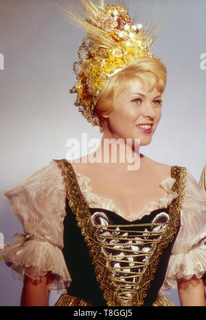 Margit Schramm, deutsche Opern-, Lied- und Operettensängerin / Sopran, Deutschand 1960er Jahre. German opera and operette singer Margit Schramm, Germany 1960s. Stock Photo