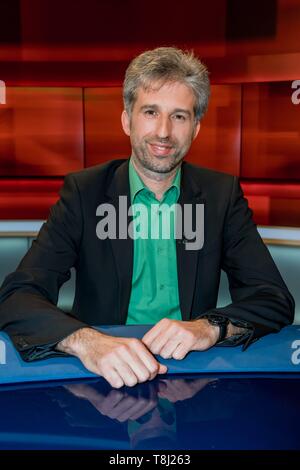 Berlin, Germany. 13th May, 2019. 13.05.2019, Boris Palmer, Bundnis90/Die Grunen, mayor of Tubingen in the TV studio at 'Hart aber fair' in the Studio Adlershof in Berlin. Portrait of the politician. | usage worldwide Credit: dpa/Alamy Live News Stock Photo