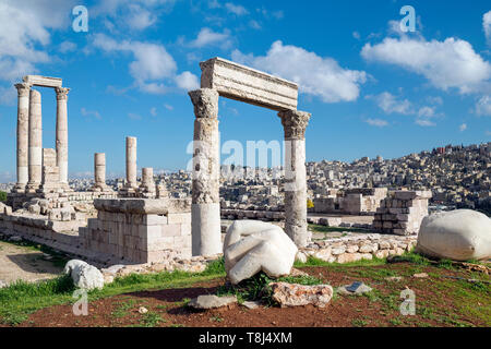Hand of Hercules and ruins of the temple at the Amman Citadel, Amman, Jordan Stock Photo