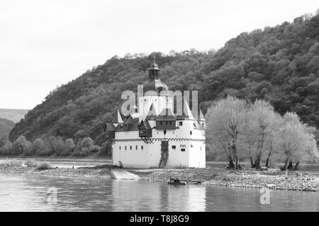 Pfalzgrafenstein Castle (German: Burg Pfalzgrafenstein) is a toll castle on the Falkenau island, otherwise known as Pfalz Island in the Rhine river (K Stock Photo