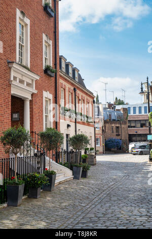 Grosvenor Gardens Mews North, Belgravia, London, England Stock Photo