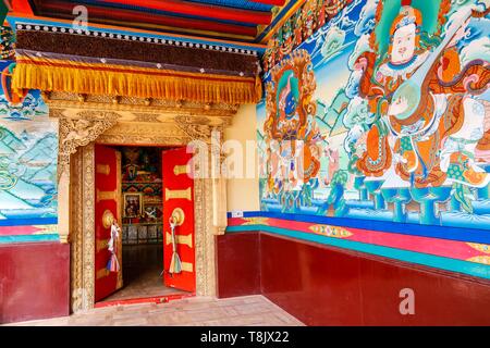 India, state of Jammu and Kashmir, Himalaya, Ladakh, Indus valley, the monastery (gompa) of Matho, placed on both sides of the Dukang gate of great paintings represents the guardians of the four horizons , on the right wall are represented Virudhaka the south guardian in the face and blue hands at the side of Dhritarashtra the east guard who plays a stringed instrument (pipa)