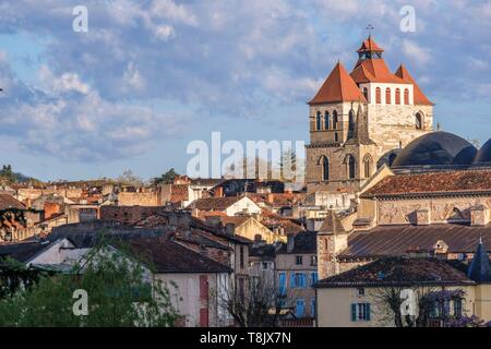 France, Lot, Quercy, Cahors, the cathedral Saint Etienne, dated 12 th. century, roman style, listed as World Heritage by UNESCO Stock Photo