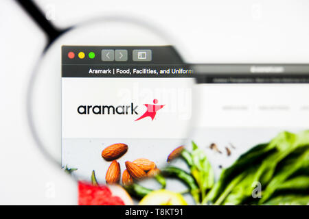 Richmond, Virginia, USA - 9 May 2019: Illustrative Editorial of Aramark website homepage. Aramark logo visible on screen. Stock Photo