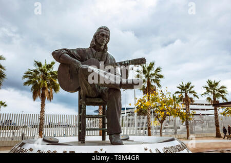 Algeciras, Cadiz province, Andalusia, Spain : Monument to Spanish virtuoso flamenco guitarist Paco de Lucía by artist Nacho Falgueras, inaugurated in  Stock Photo