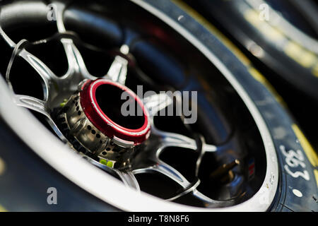 14th May 2019, Circuit de Barcelona-Catalunya, Barcelona, Spain; Formula One in season testing, day 1; nut of the OZ front Formula One rim  Credit: Pablo Guillen/Alamy Stock Photo