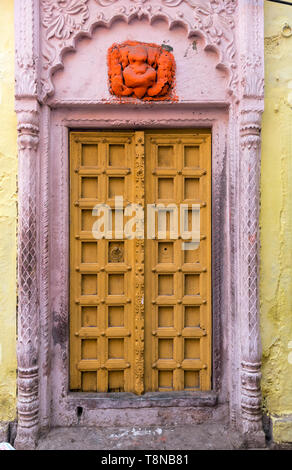 Close-up of colourful ornate door, Old City of Varanasi, India Stock Photo