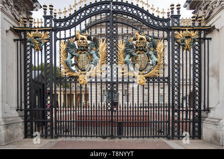 London, United Kingdom - October 11, 2018; Close up of the Gate of Buckingham palace with rich golden ornaments Stock Photo