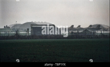 Upper Heyford RAF - USAF Air base in Oxfordshire England. 15/04/1986 The 1986 United States bombing of Libya, code-named Operation El Dorado Canyon, comprised air strikes by the United States against Libya on Tuesday, the 15 April 1986. The attack was carried out by the U.S. Air Force, U.S. Navy and U.S. Marine Corps via air strikes, in retaliation for the 1986 West Berlin discotheque bombing. There were 40 reported Libyan casualties, and one U.S. plane was shot down. One of the claimed Libyan deaths was of a baby girl, reported to be Muammar Gaddafi's daughter, Hana Gaddafi.[3] However, there Stock Photo