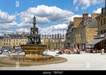 France, Cotes d'Armor, Guingamp, the Plomee Fountain in the place du Centre Stock Photo