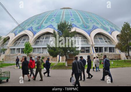 Taschkent, die Hauptstadt Usbekistans in Zentralasien: der Chorsu Basar Stock Photo