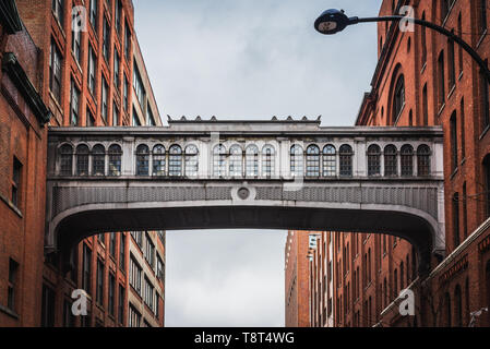 Old bridge in Chelsea seen from the High Line in New York Stock Photo