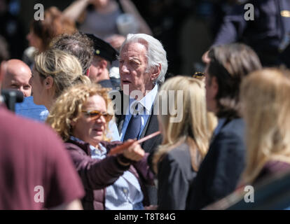 Nicole Kidman, Hugh Grant and Donald Sutherland on the set of the 'The Undoing'  Featuring: Donald Sutherland Where: Manhattan, New York, United States When: 13 Apr 2019 Credit: TNYF/WENN.com Stock Photo