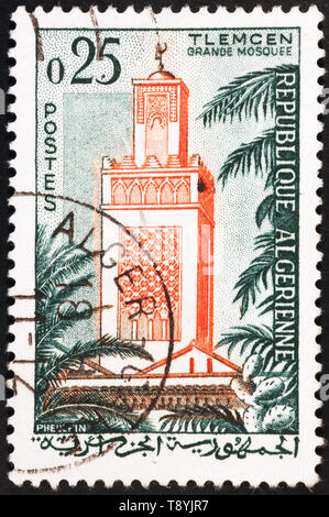 Mosque on ancient algerian postage stamp Stock Photo - Alamy