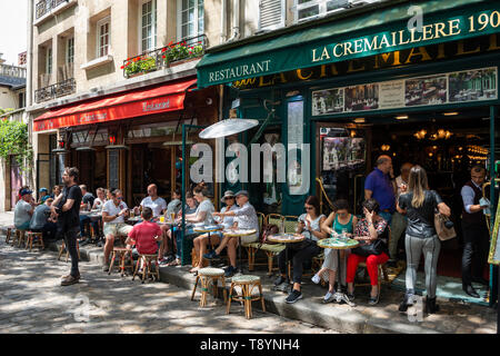 Le Sabot Rouge and La Crémaillère 1900 café bars on Place du Tertre in Montmartre, Paris, France Stock Photo