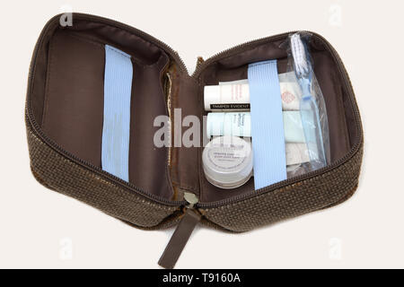 Travel size toiletries hi-res stock photography and images - Alamy