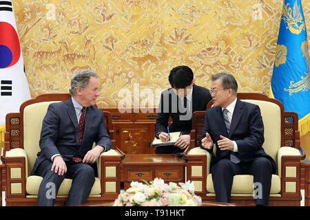 Seoul, SOUTH KOREA, South Korea. 16th May, 2019. May 13, 2019-Seoul, South Korea-In This Photos Taken Provide is President Office. South Korean President Moon Jae In and UN WFP Program head David Beasley talk their meeting at President Office in Seoul, South Korea. South Korea belived that food shortages in North Korea remain serious and the country need outside assistance, despite media reports that rice prices are dropping there, the unification ministry said wednesday. Credit: Zuma Press/ZUMA Wire/Alamy Live News Stock Photo