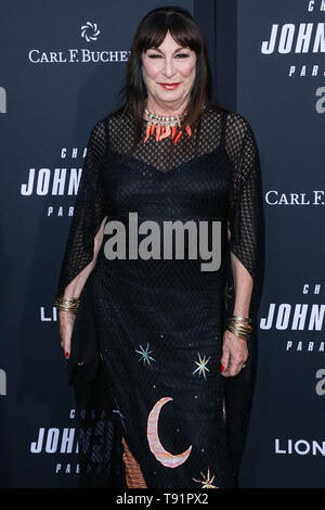 HOLLYWOOD, LOS ANGELES, CALIFORNIA, USA - MAY 15: Anjelica Huston arrives at the Los Angeles Special Screening Of Lionsgate's 'John Wick: Chapter 3 - Parabellum' held at the TCL Chinese Theatre IMAX on May 15, 2019 in Los Angeles, California, United States. (Photo by Xavier Collin/Image Press Agency) Stock Photo