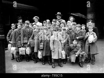 School children pupils evacuees during World War Two Stock Photo