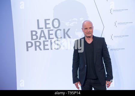 Berlin, Germany. 16th May, 2019. Actor Christian Berkel comes to the Leo Baeck Award 2019. Credit: Jörg Carstensen/dpa/Alamy Live News Stock Photo