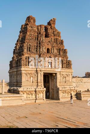 Vijaya Vitthala temple entrance tower, Hampi, India Stock Photo