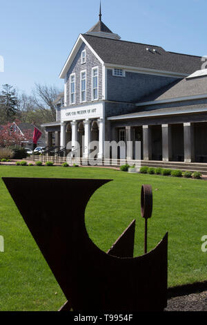 The Cape Cod Museum of Art - Dennis, Massachusetts, USA. An outdoor sculpture in the foreground Stock Photo