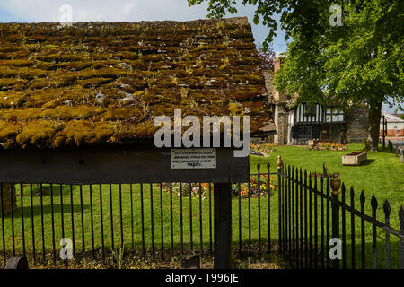 The Almonry Museum, Heritage Centre andTourist Information Centre in the cotswold village of Evesham, England, United Kingdom, Europe Stock Photo