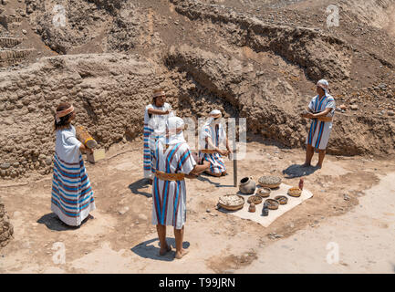 Huaca Pucllana, Lima. Tableau showing a Ychsma burial ritual in the ruins of Huaca Pucllana, Miraflores, Lima, Peru Stock Photo