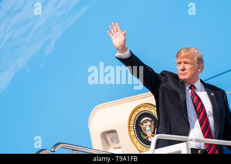 U.S President Donald Trump, waves as he boards Air Force One for a trip to New York City from Joint Base Andrews May 16, 2019 in Clinton, Maryland.