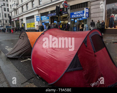 Extinction Rebellion climate protesters camped at London’s Marble Arch during of a week of planned protests in the capital.  Featuring: Atmosphere, View Where: London, United Kingdom When: 16 Apr 2019 Credit: Wheatley/WENN Stock Photo