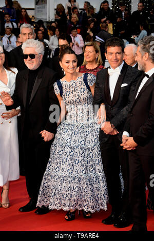 Cannes, France. 17th May 2019. 72nd Cannes Film Festival 2019, Red Carpet Pain and glory. Pictured: Pedro Almodovar, Penelope Cruz, Antonio Banderas Credit: Independent Photo Agency Srl/Alamy Live News Stock Photo