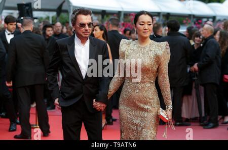 Cannes, France. 17th May 2019. Jean Michel Jarre, Gong Li Musician And Actress Dolor Y Gloria. Premiere. 72 Nd Cannes Film Festival Cannes, France 17 May 2019 Djc9385 Credit: Allstar Picture Library/Alamy Live News Credit: Allstar Picture Library/Alamy Live News Stock Photo