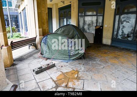 Brighton UK 18th May 2019 - Homeless have pitched up a tent outside Brighton Town Hall and the city council offices in the centre of the city . Credit : Simon Dack / Alamy Live News Stock Photo