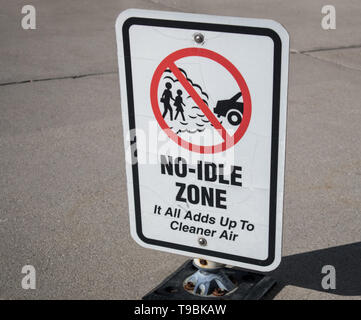 An no- idle zone, turn engine off sign. Stock Photo