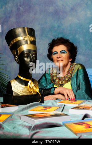 Helena Semenetz, author, Kwiatkowska, Amarna Heresy, Ancient Egypt, Ancient Greece, Key of Life, Who are you Nefertiti ?, Nefertiti, Akhenaten, Acheta Stock Photo