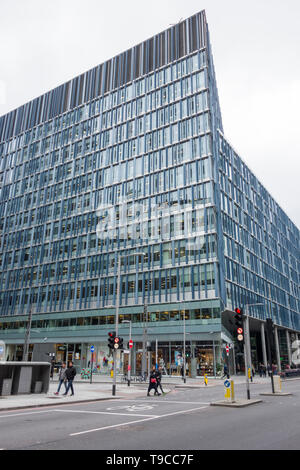 The Blue Fin Building, Bankside 123, by Allies & Morrison on Southwark Bridge Road, London, UK Stock Photo