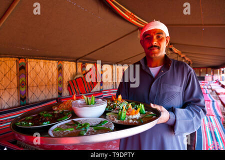 Gastronomía Jordana, Wadi Rum, Jordania, Oriente Medio Stock Photo