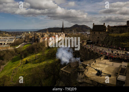 Edinburgh Castle, One o'clock Gun. Live firing from Royal artillery Military. Scotland. Uk Stock Photo