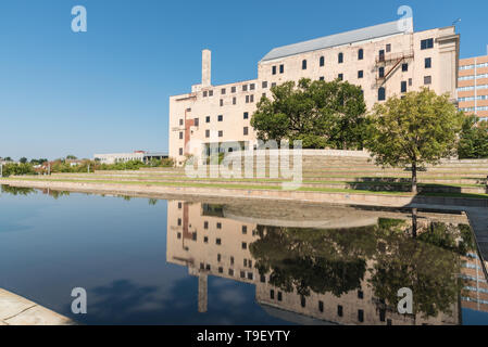 Oklahoma City, OK - August 22, 2015: The Oklahoma City National Memorial Museum is in the west end of the former Journal Record Building and tells the Stock Photo