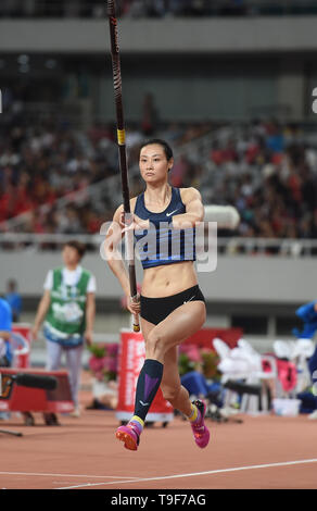 Shanghai. 18th May, 2019. Li Ling of China competes during the Women's Pole Vault of 2019 IAAF Diamond League in east China's Shanghai Municipality on May 18, 2019. Credit: Jia Yuchen/Xinhua/Alamy Live News Stock Photo