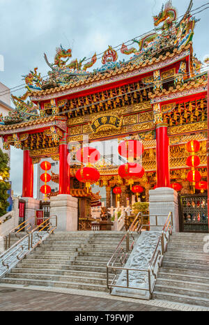 Illuminated red lanterns at the Entrance to Kanteibyo Temple, Chinatown Yokohama, Japan Stock Photo