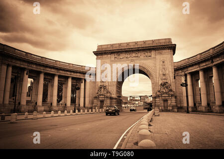 Arch entrance to Manhattan Bridge in New York City Stock Photo