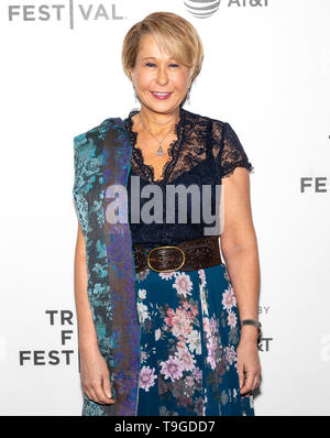 New York, NY - April 28, 2019: US actress and voice of 'Lisa Simpson' Yeardley Smith attends 'The Simpsons' 30th Anniversary celebration during the 20 Stock Photo