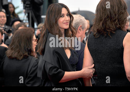 Cannes, France. 18th May, 2019. Monica Bellucci attending the 'Les plus belles années d'une vie / The Best Years of a Life' premiere during the 72nd Cannes Film Festival at the Palais des Festivals on May 18, 2019 in Cannes, France Credit: Geisler-Fotopress GmbH/Alamy Live News Stock Photo