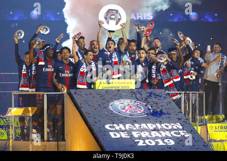 (190519) -- PARIS, May 19, 2019 (Xinhua) -- Team Paris Saint-Germain celebrates with the champion trophy at the end of the French L1 football match between Paris Saint-Germain (PSG) and Dijon at the Parc des Princes stadium in Paris, France on May 18, 2019. Stock Photo