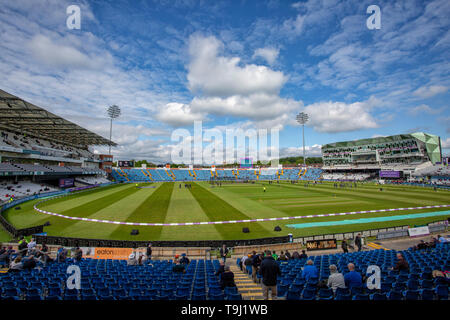 Leeds, UK. 19th May, 2019. A general view of Headingley during the 5th Royal London One Day International match between England and Pakistan at Emerald Headingley Stadium, Leeds on Sunday 19th May 2019. Credit: MI News & Sport /Alamy Live News Stock Photo