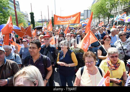 Vienna, Austria. 19th May 2019. Europe-wide demonstration for the EU elections. The demonstration in Vienna starts on 19th May 2019 at the Christan Broda square. The demonstration was against nationalist parties and authoritarian politics in the European Union. Credit: Franz Perc/Alamy Live News Stock Photo