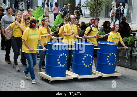 Vienna, Austria. 19th May 2019. Europe-wide demonstration for the EU elections. The demonstration in Vienna starts on 19th May 2019 at the Christan Broda square. The demonstration was against nationalist parties and authoritarian politics in the European Union. Credit: Franz Perc/Alamy Live News Stock Photo