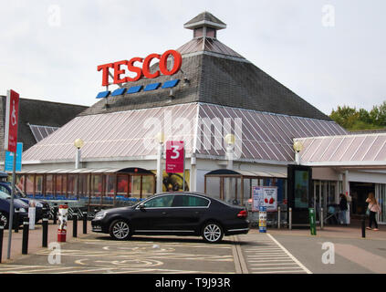 United Kingdom. 19th May, 2019. A Tesco store sign seen at the store, One of the Top Ten Supermarket chains/brands in the United Kingdom. Credit: Keith Mayhew/SOPA Images/ZUMA Wire/Alamy Live News Stock Photo