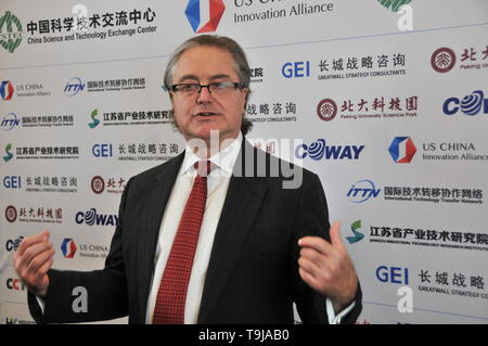 https://l450v.alamy.com/450v/t9jab0/houston-usa-17th-may-2019-phil-clarke-chief-executive-officer-ceo-of-ecosweet-inc-is-interviewed-by-xinhua-in-houston-texas-the-united-states-on-may-17-2019-opportunities-abound-in-china-clarke-said-during-the-fourth-us-china-innovation-and-investment-summit-credit-liu-liweixinhuaalamy-live-news-t9jab0.jpg